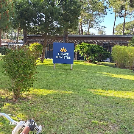营地 Pinede 25 *